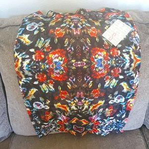 Small Lularoe Cassie skirt brand New with tags